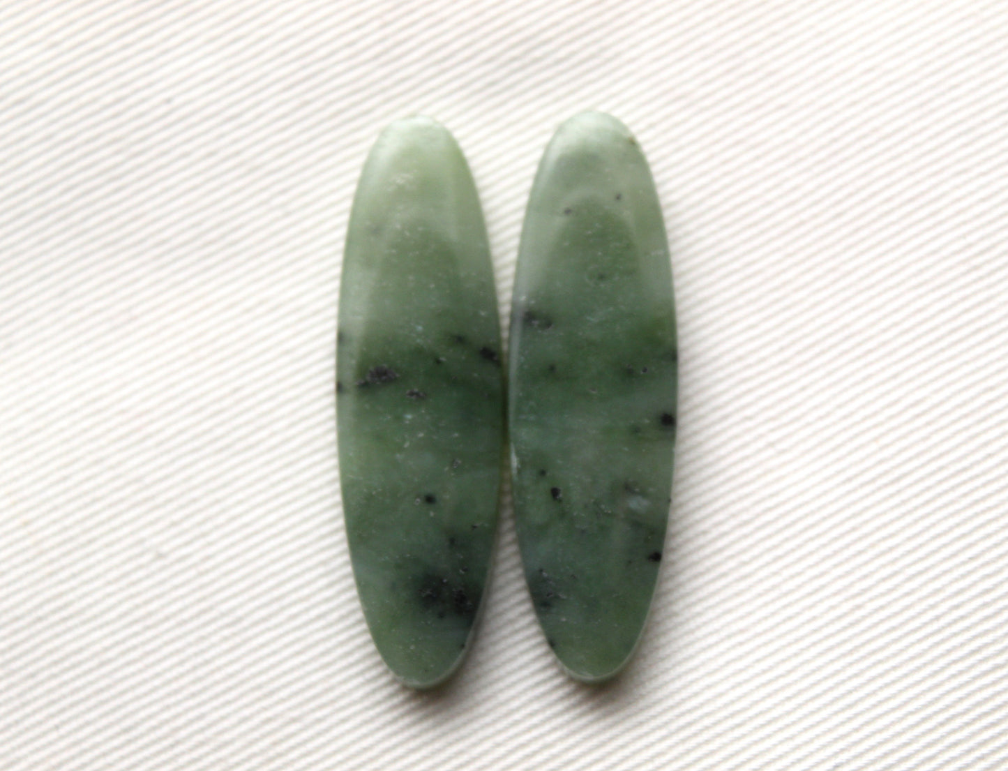 Long Nephrite Jade Cabochons Pair Gemstone moss green Oval (Copie)