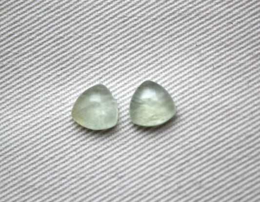 DEUX cabochons de prehnite Gemstones Ovale 8x10MM