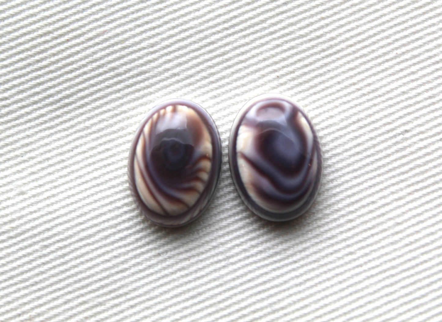 TWO Wampum Quahog Shell Oval 10x14MM