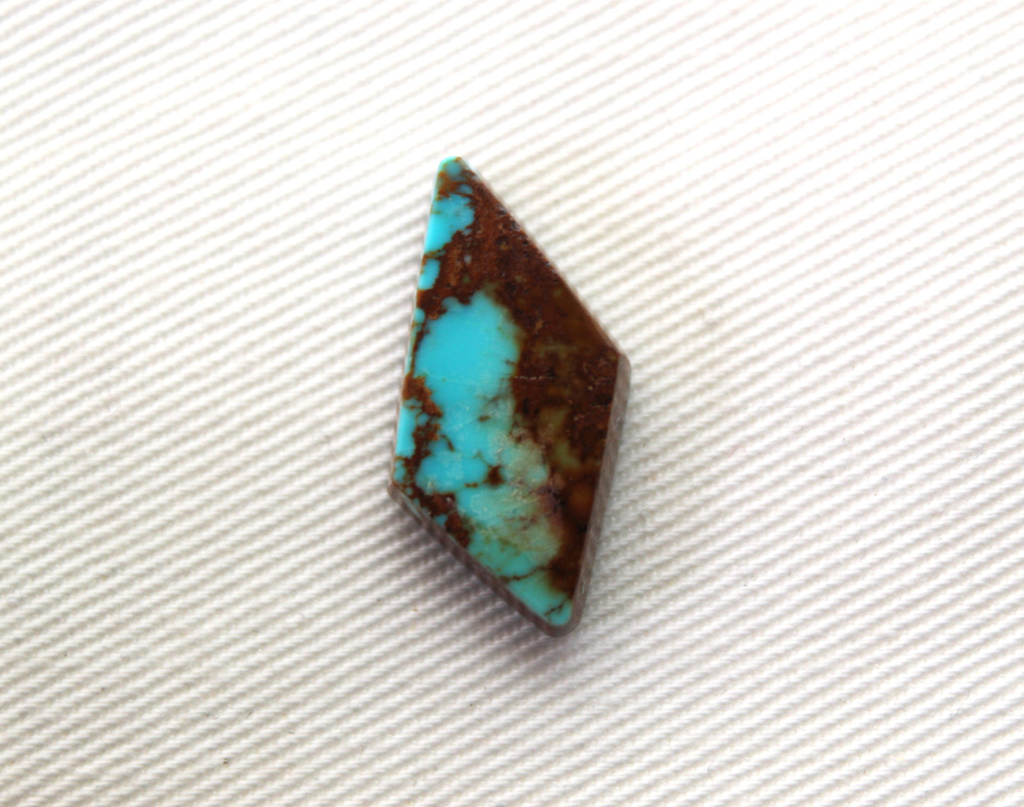 Kingman Turquoise lot Deux cabochons Pierres précieuses