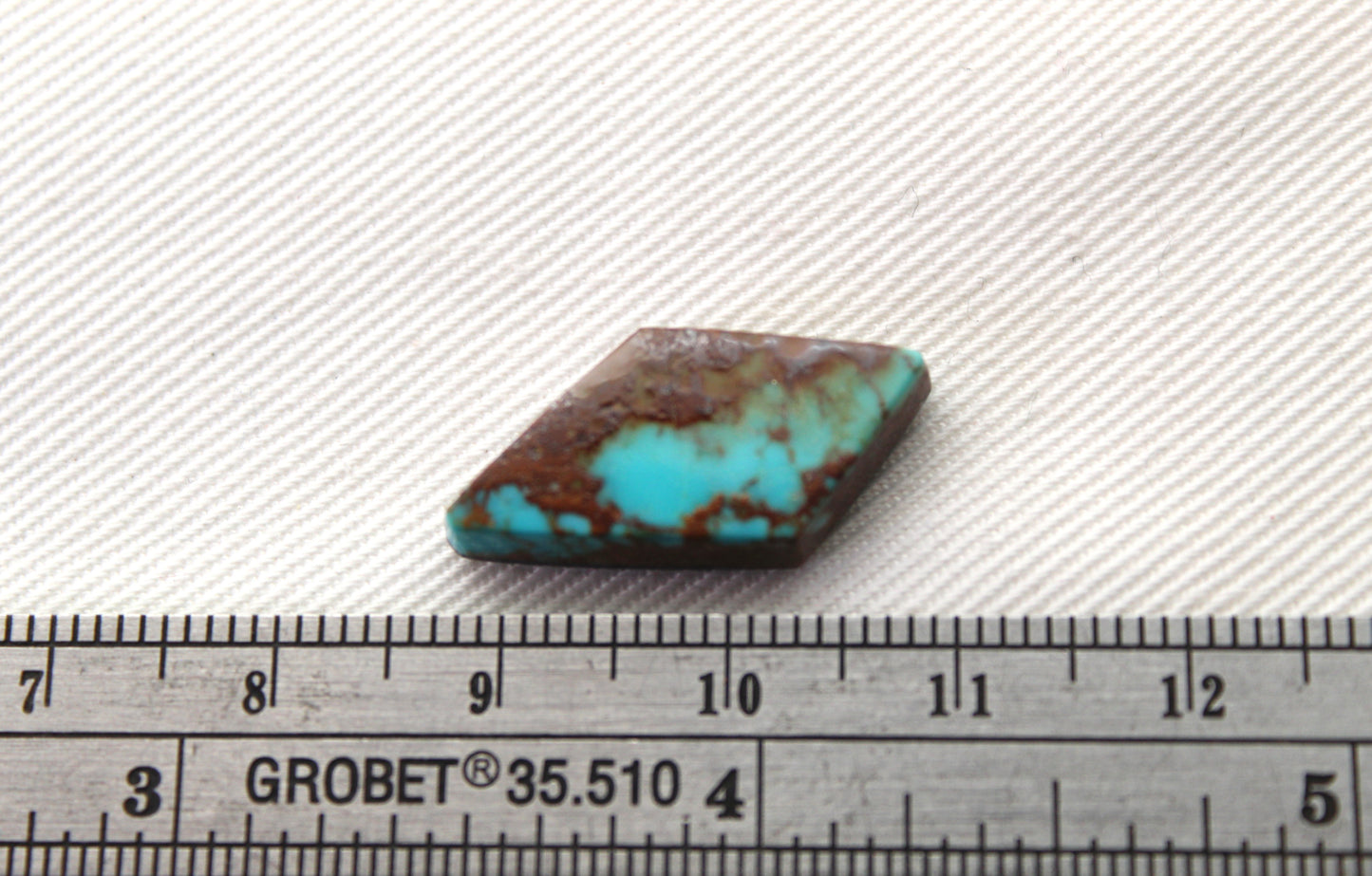 Kingman Turquoise lot Deux cabochons Pierres précieuses
