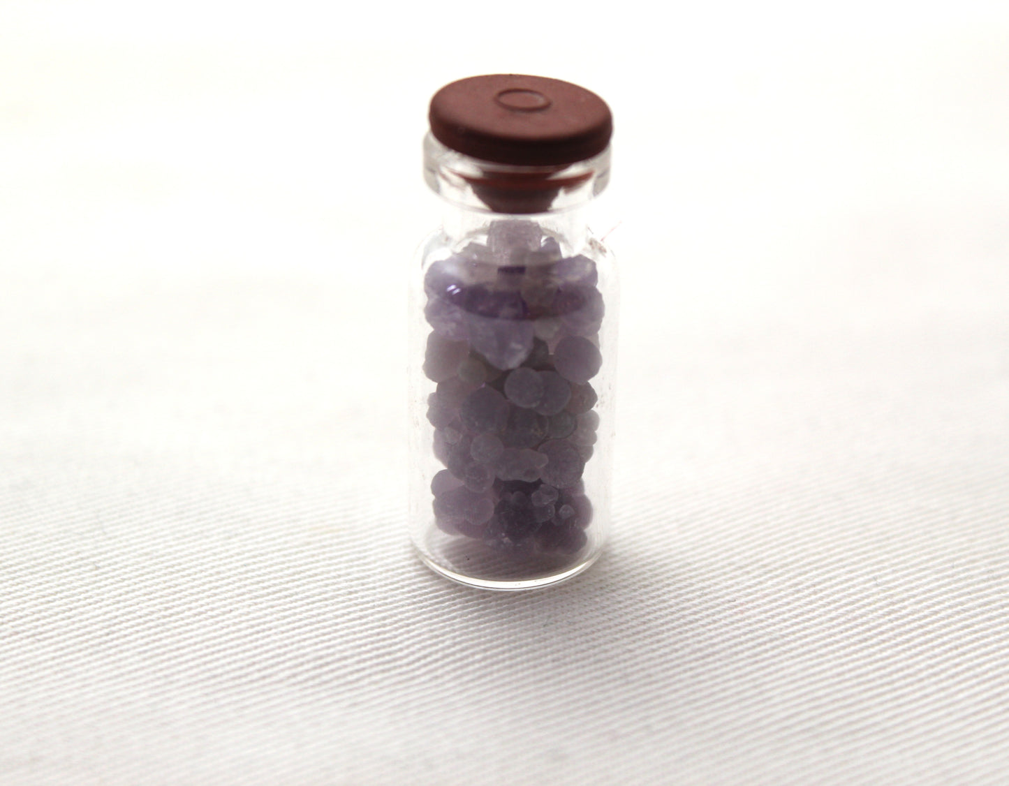 Pierre gemme ovale de cabochon d'agate de raisin