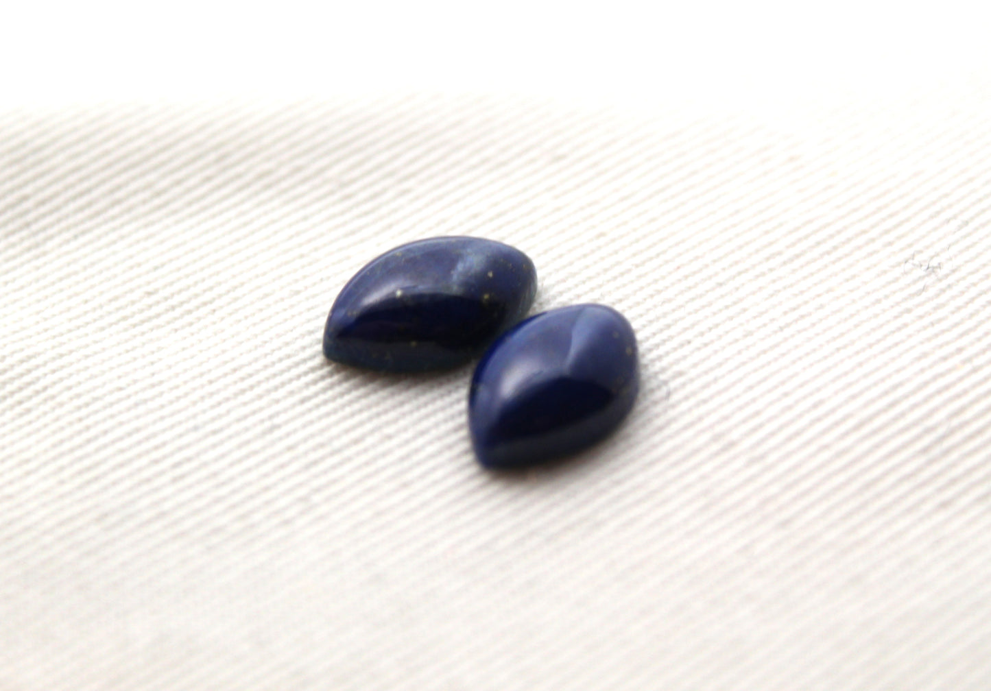 Lot de DEUX cabochons Lapis Lazuli 10 MM Gemstones rond bleu