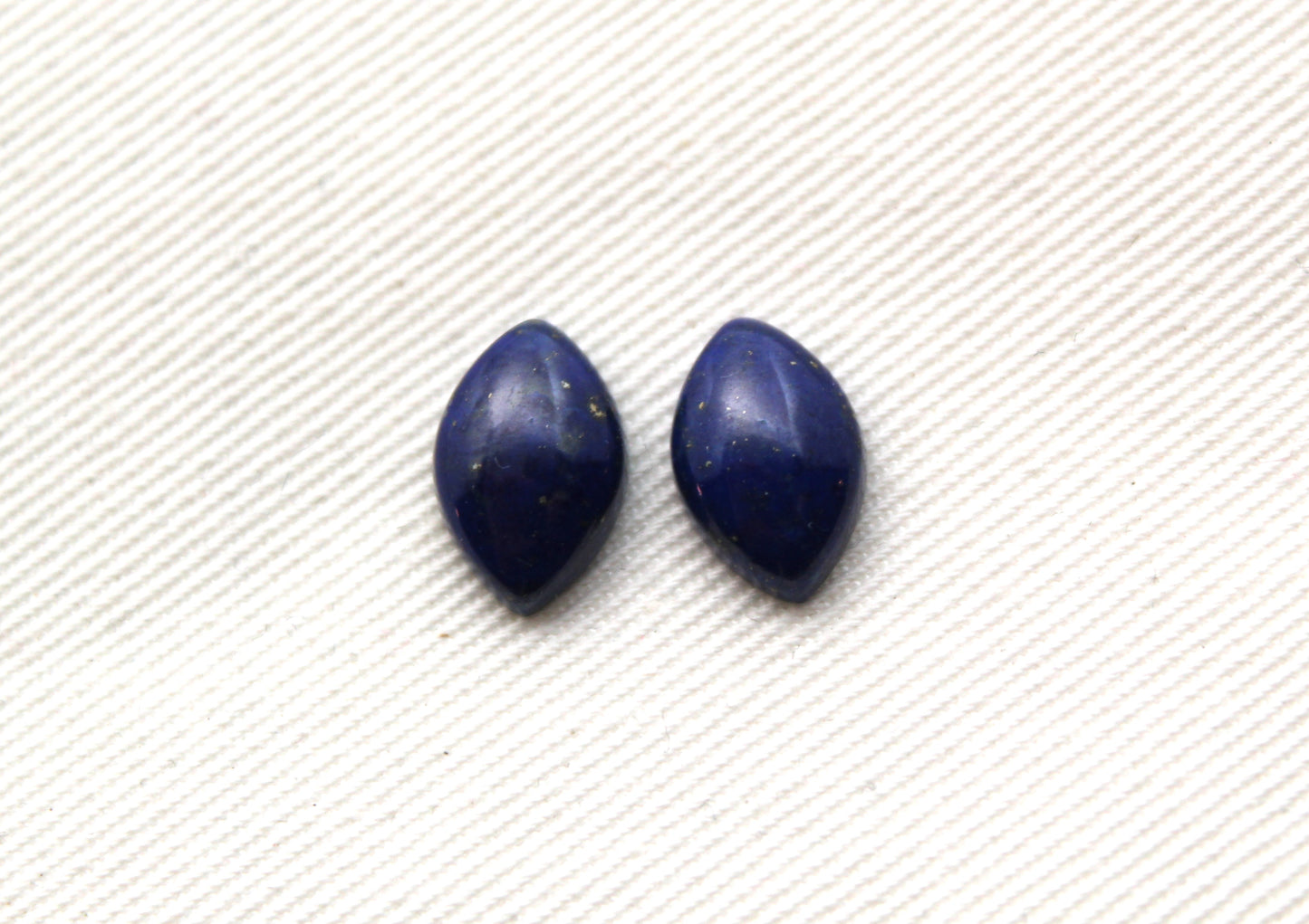 Lot de DEUX cabochons Lapis Lazuli 10 MM Gemstones rond bleu