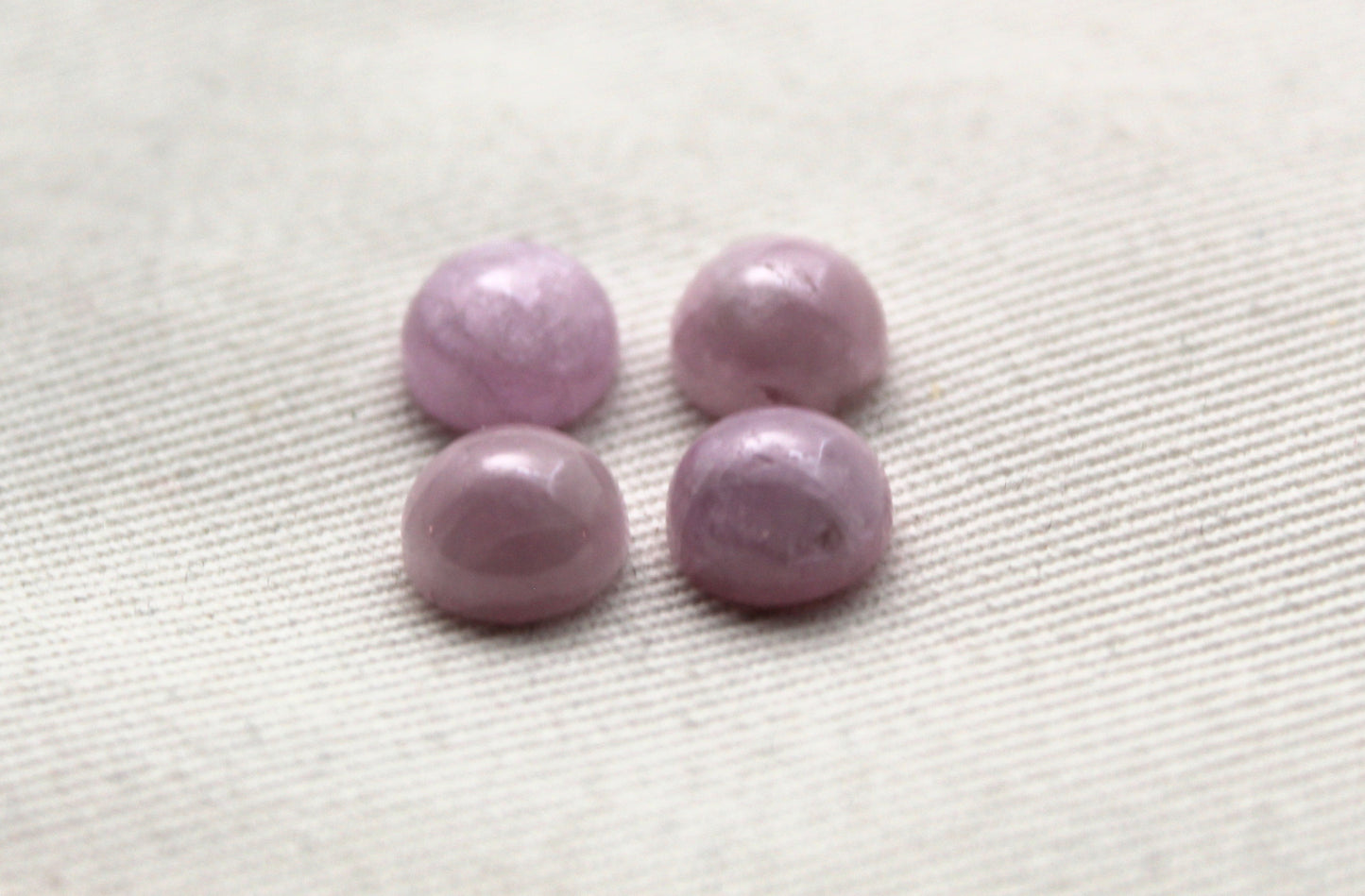 FOUR Kunzite cabochons Gemstones round 8MM