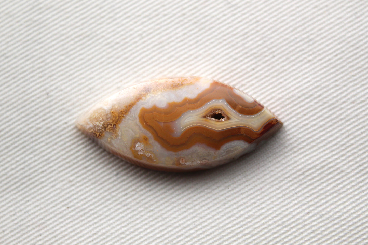 Crazy Lace Agate Cabochon Gemstone larme