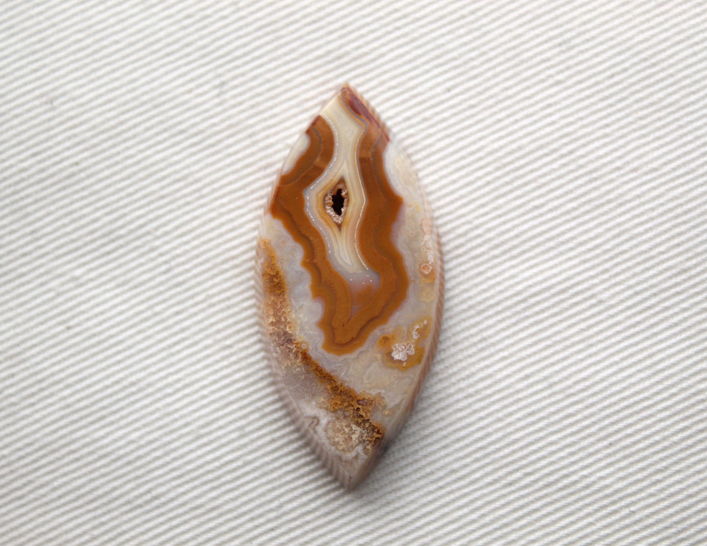 Crazy Lace Agate Cabochon Gemstone larme