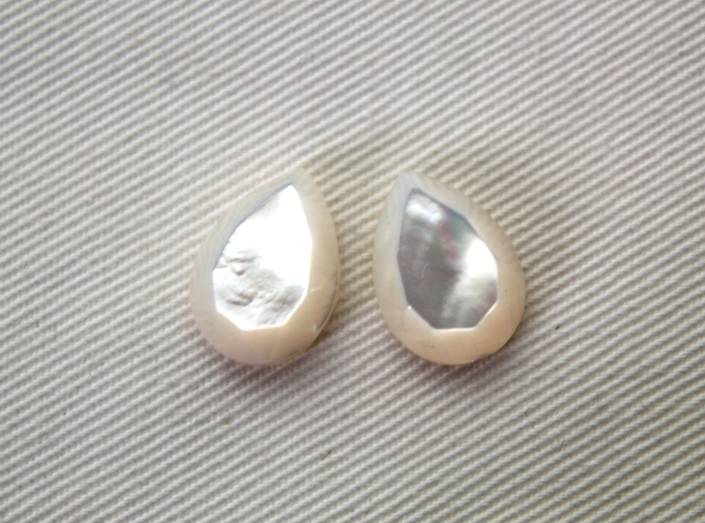 DEUX cabochons Nacre Pierres gemmes rondes 10MM
