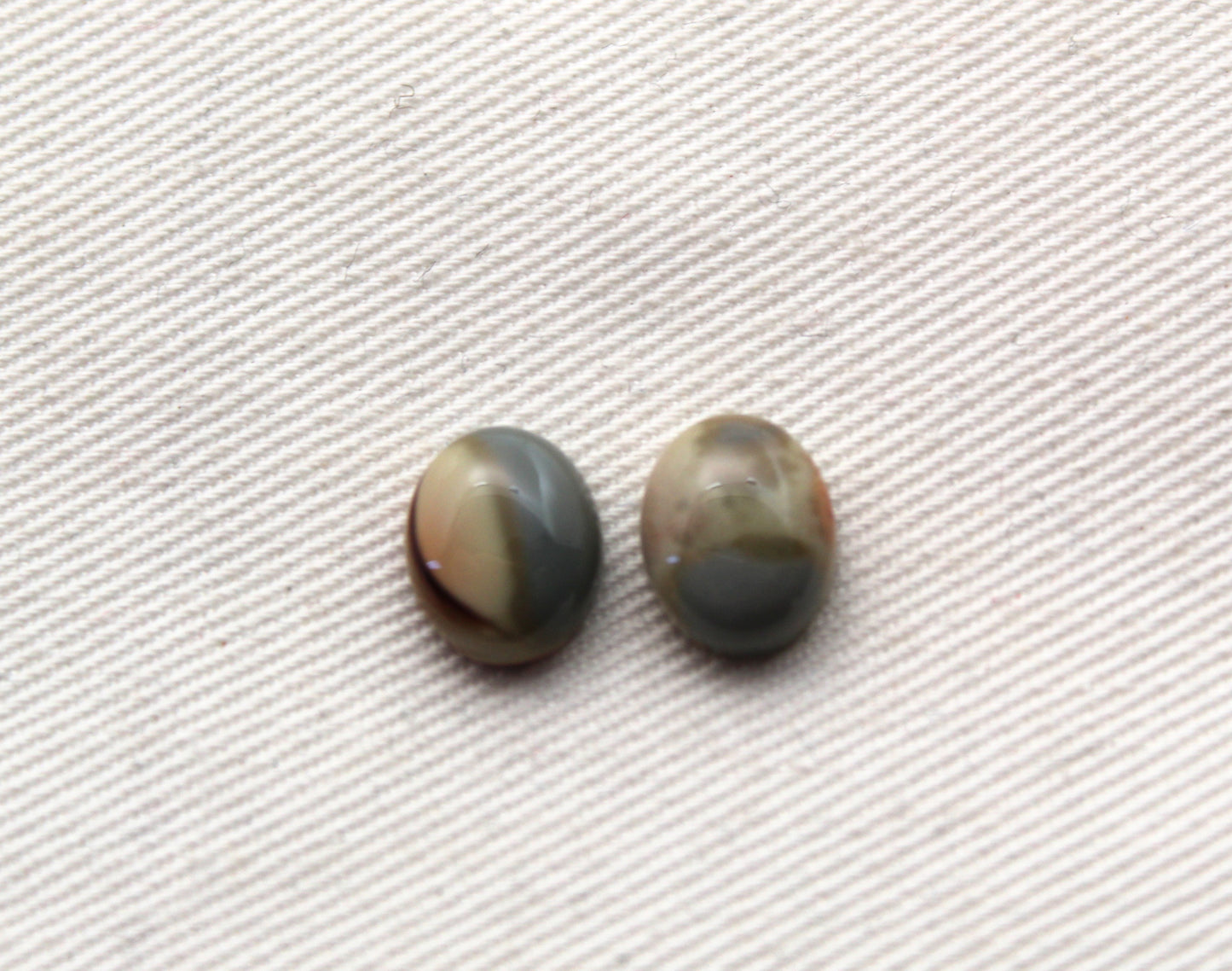 Lot de trois cabochons Teardrop Jaspe Impérial Gemstone