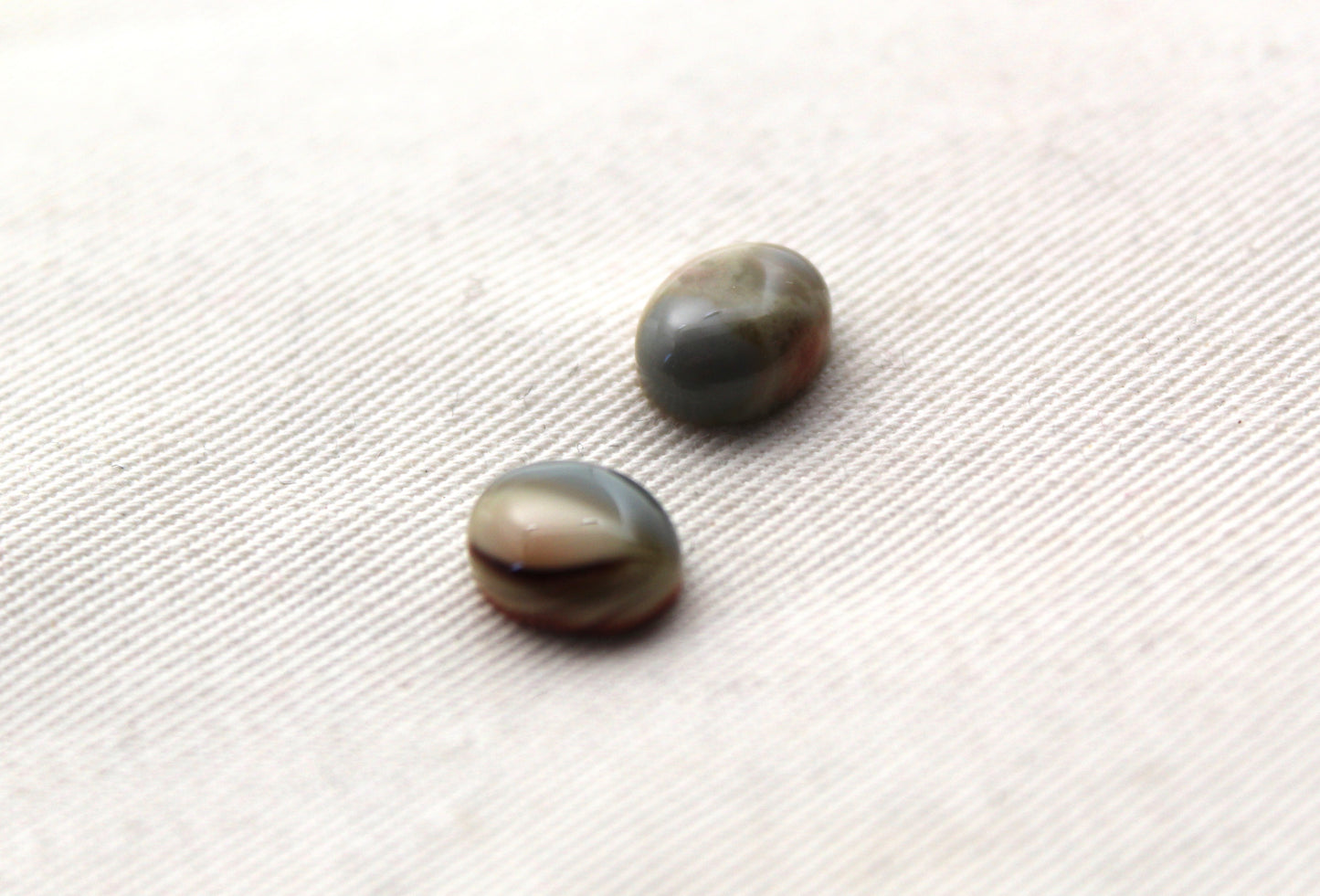 Lot de trois cabochons Teardrop Jaspe Impérial Gemstone