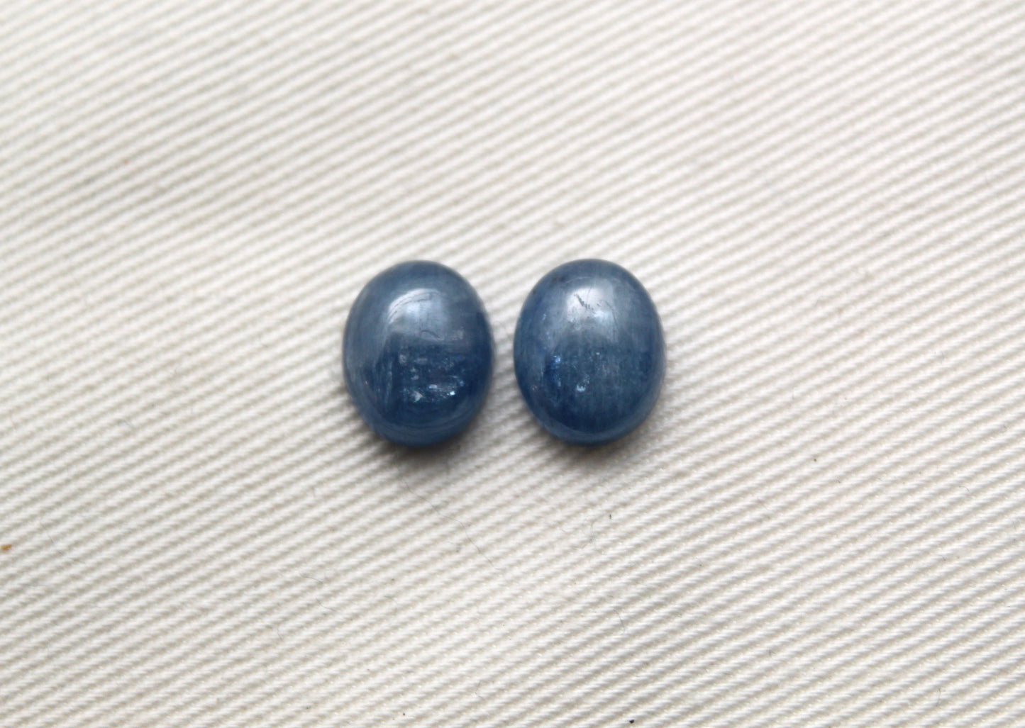 DEUX Cabochons Kyanite Carré 8MM pierre bleue