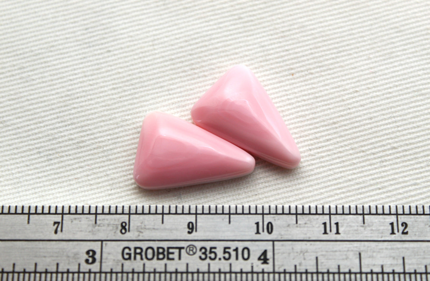 Pair Queen Conch Shell triangle Cabochon 18X12MM