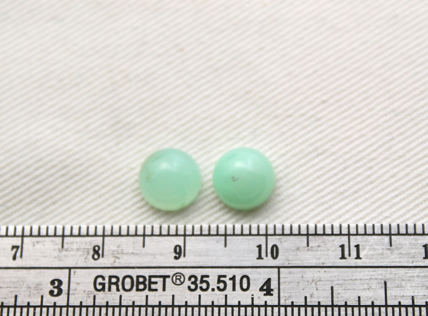 FOUR Chrysoprase cabochon rond 8 mm vert