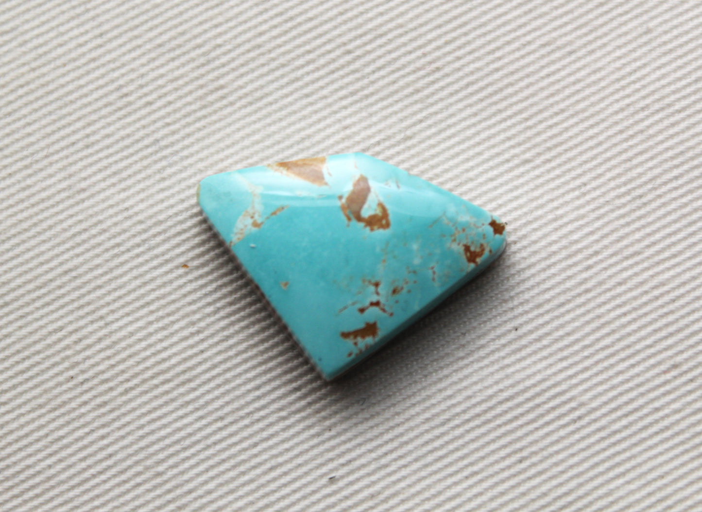 Kingman Turquoise cabochon Gemstone bleu