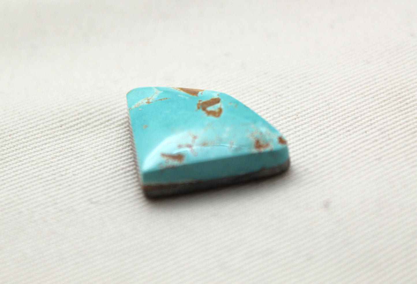Kingman Turquoise cabochon Gemstone bleu