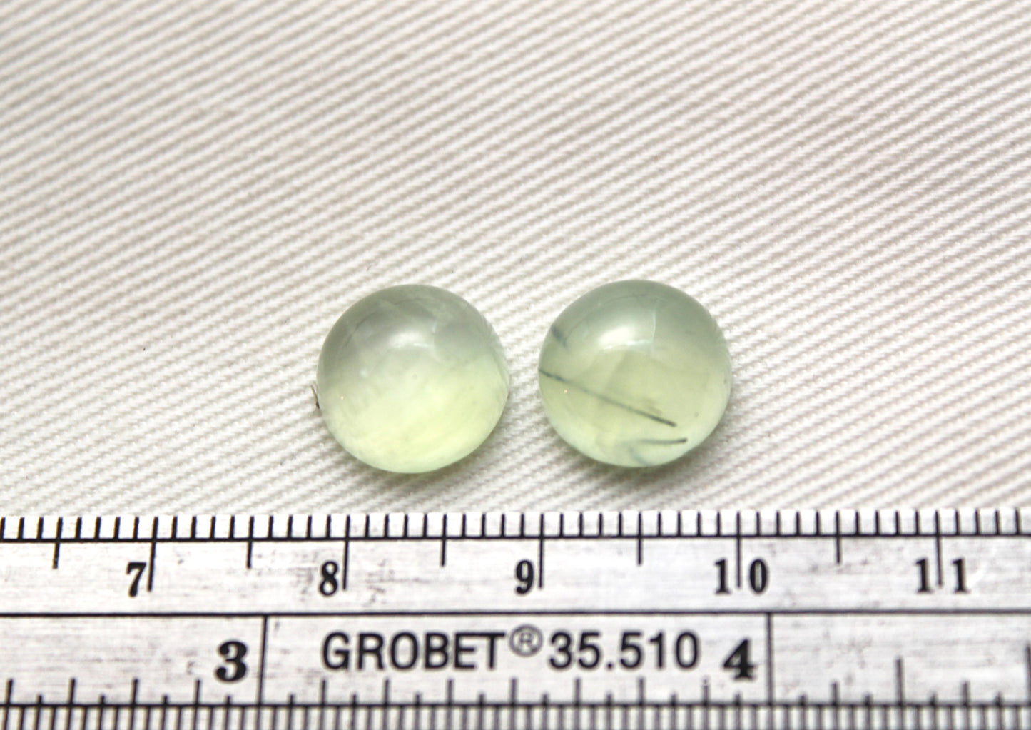 DEUX cabochons de prehnite Pierres précieuses rondes 15MM