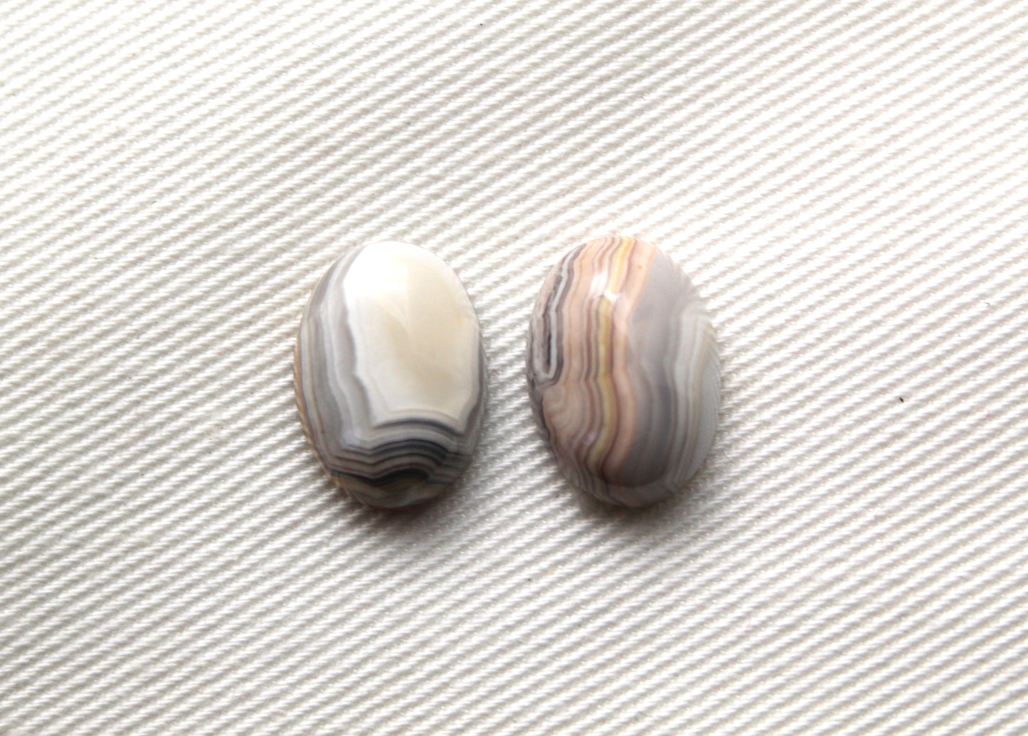 Trois Cabochons Agate Crazy Lace Pierres gemmes ovale 18x13mm