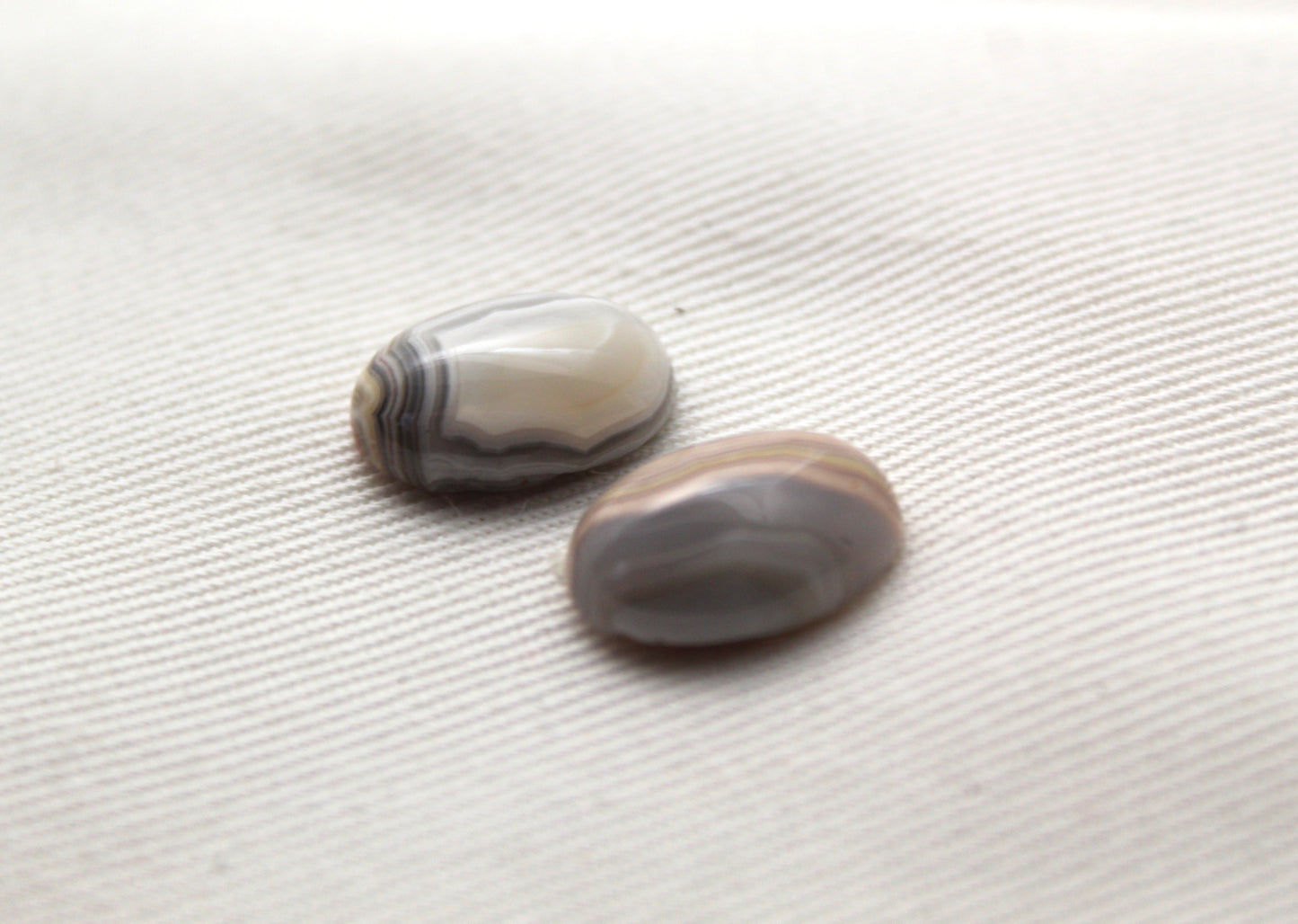 Trois Cabochons Agate Crazy Lace Pierres gemmes ovale 18x13mm