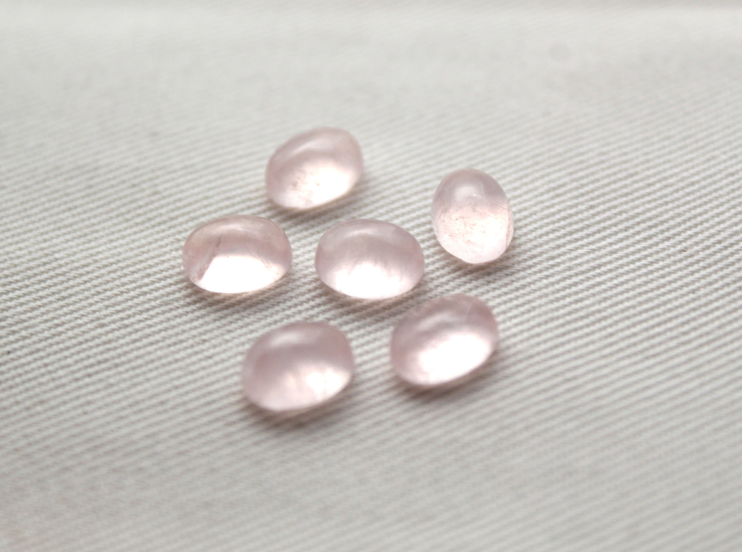 QUATRE cabochons de quartz rose Pierres précieuses trillion 8MM