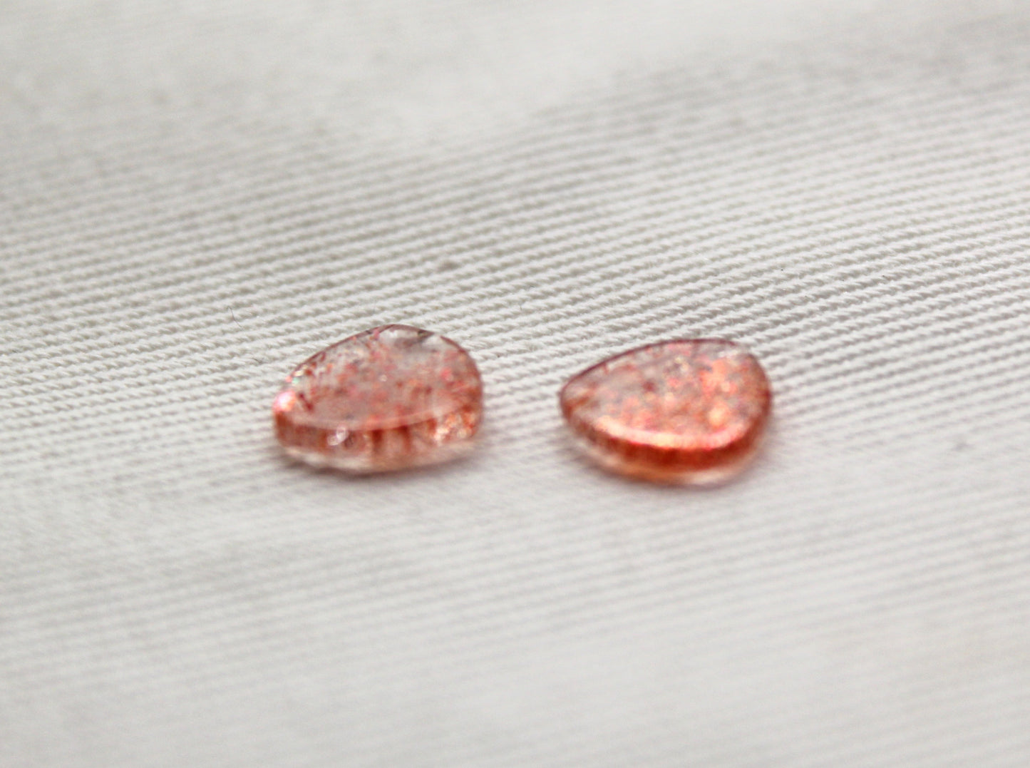 <tc>Deux cabochons de sunstone ovales 10x8MM pierres oranges</tc>