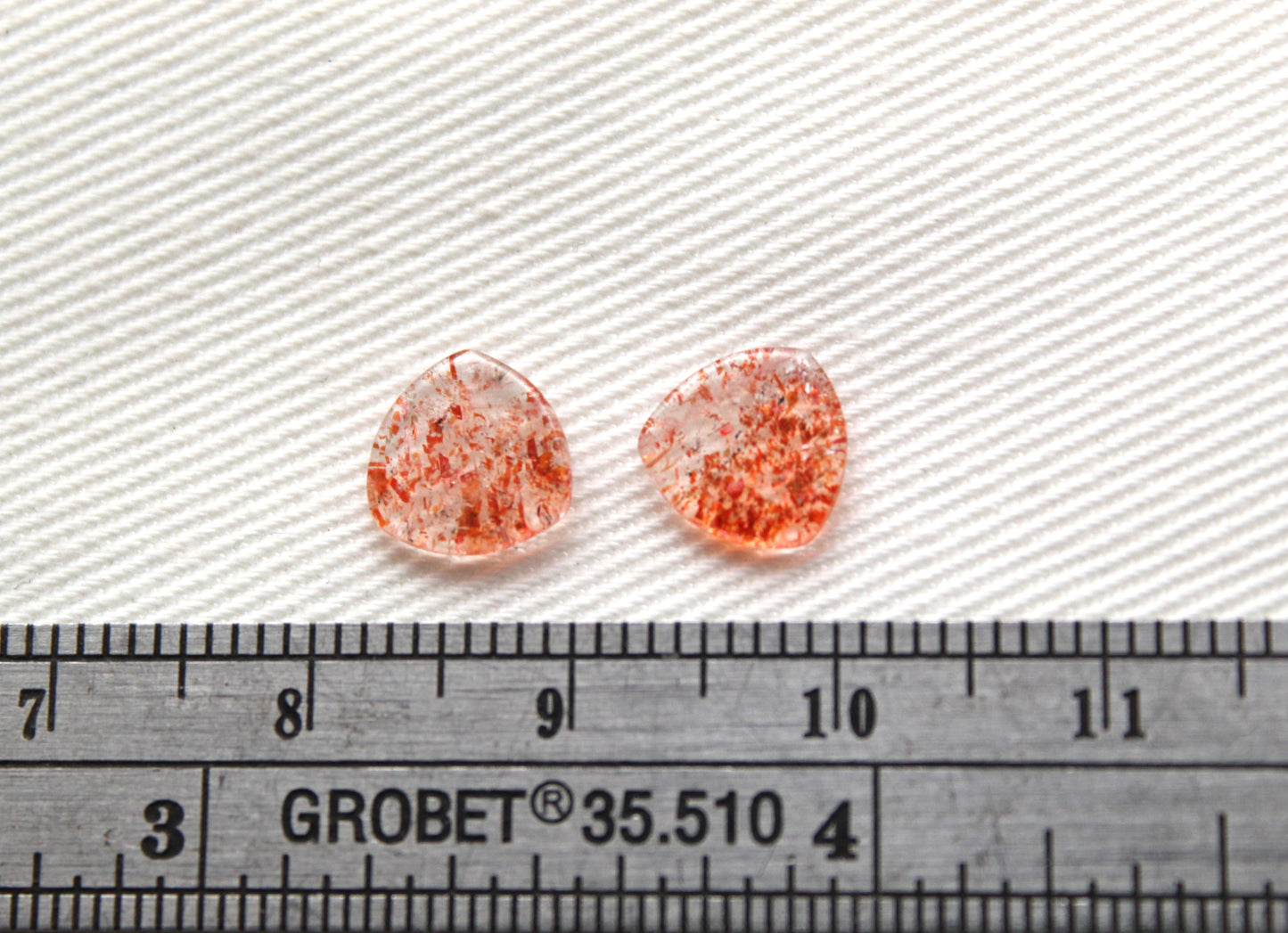 <tc>Deux cabochons de sunstone ovales 10x8MM pierres oranges</tc>