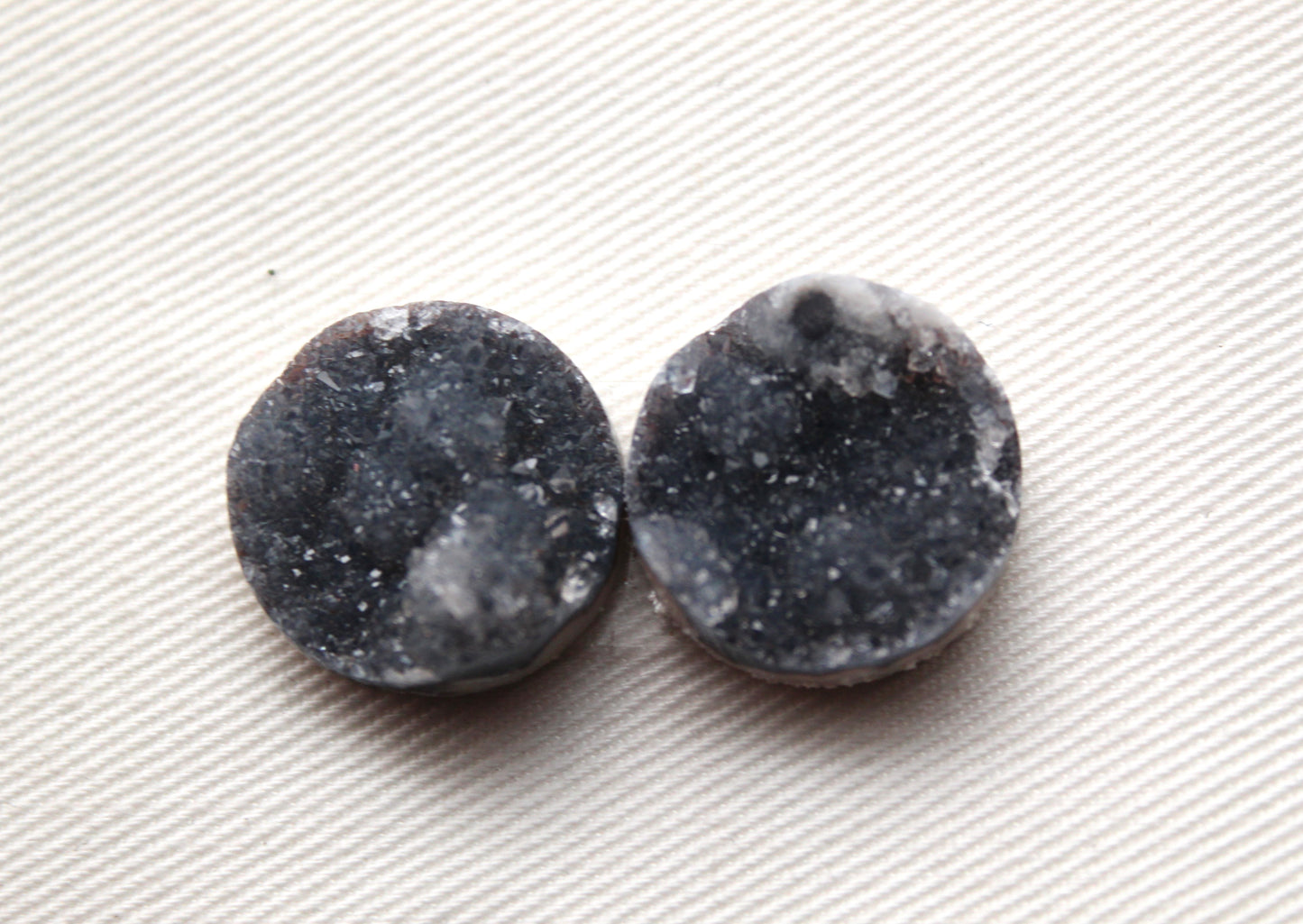 Druzy Pair Cabochons round 18mm