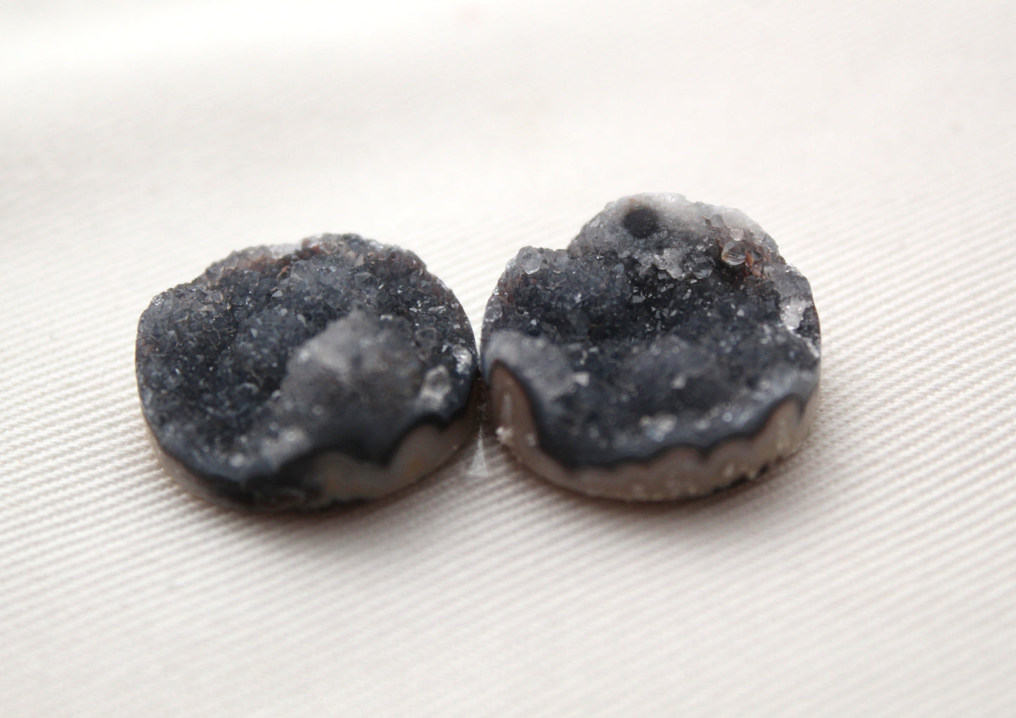 Druzy Pair Cabochons round 18mm