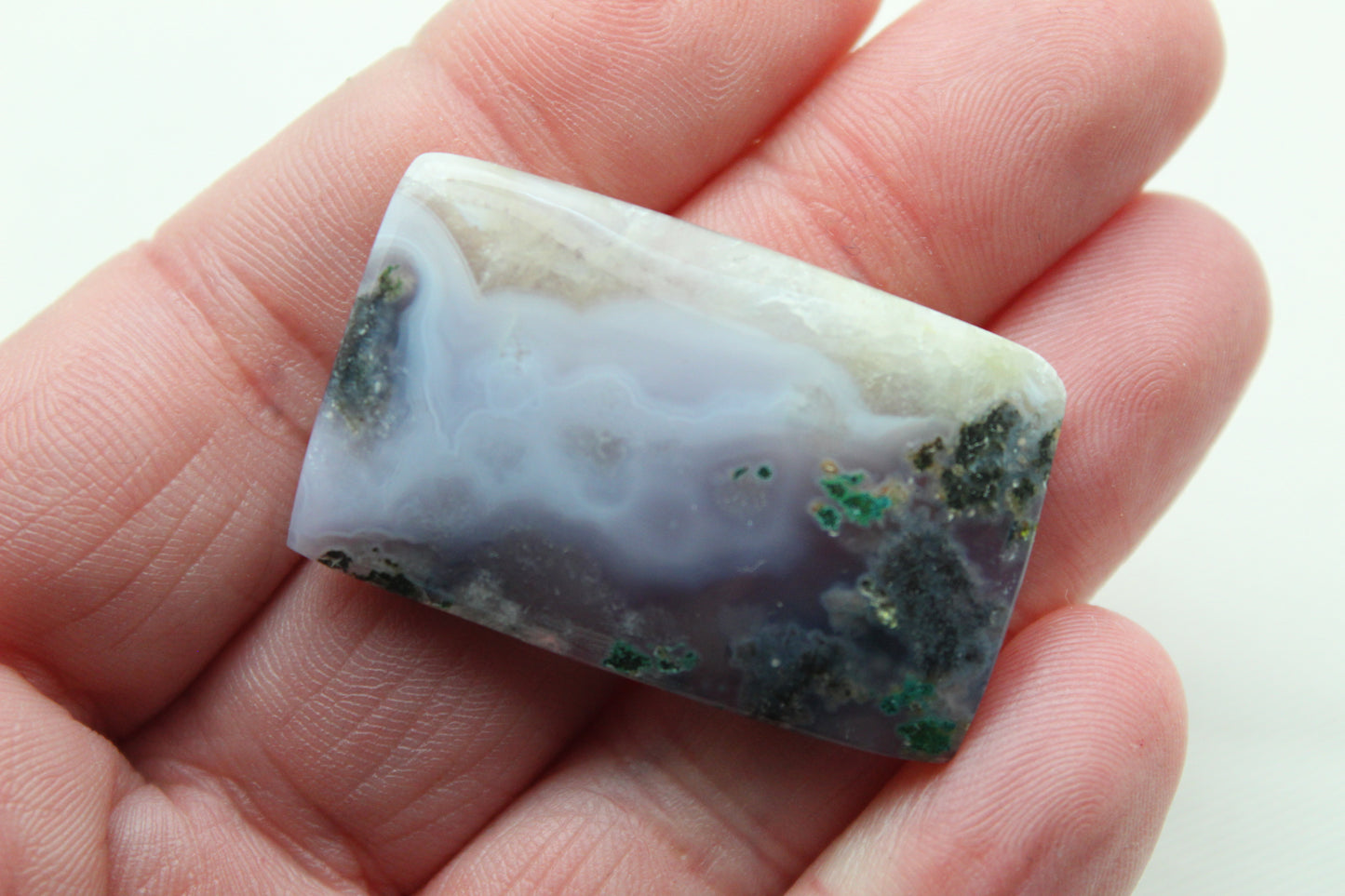 Larme de cabochon d'agate mousse violette