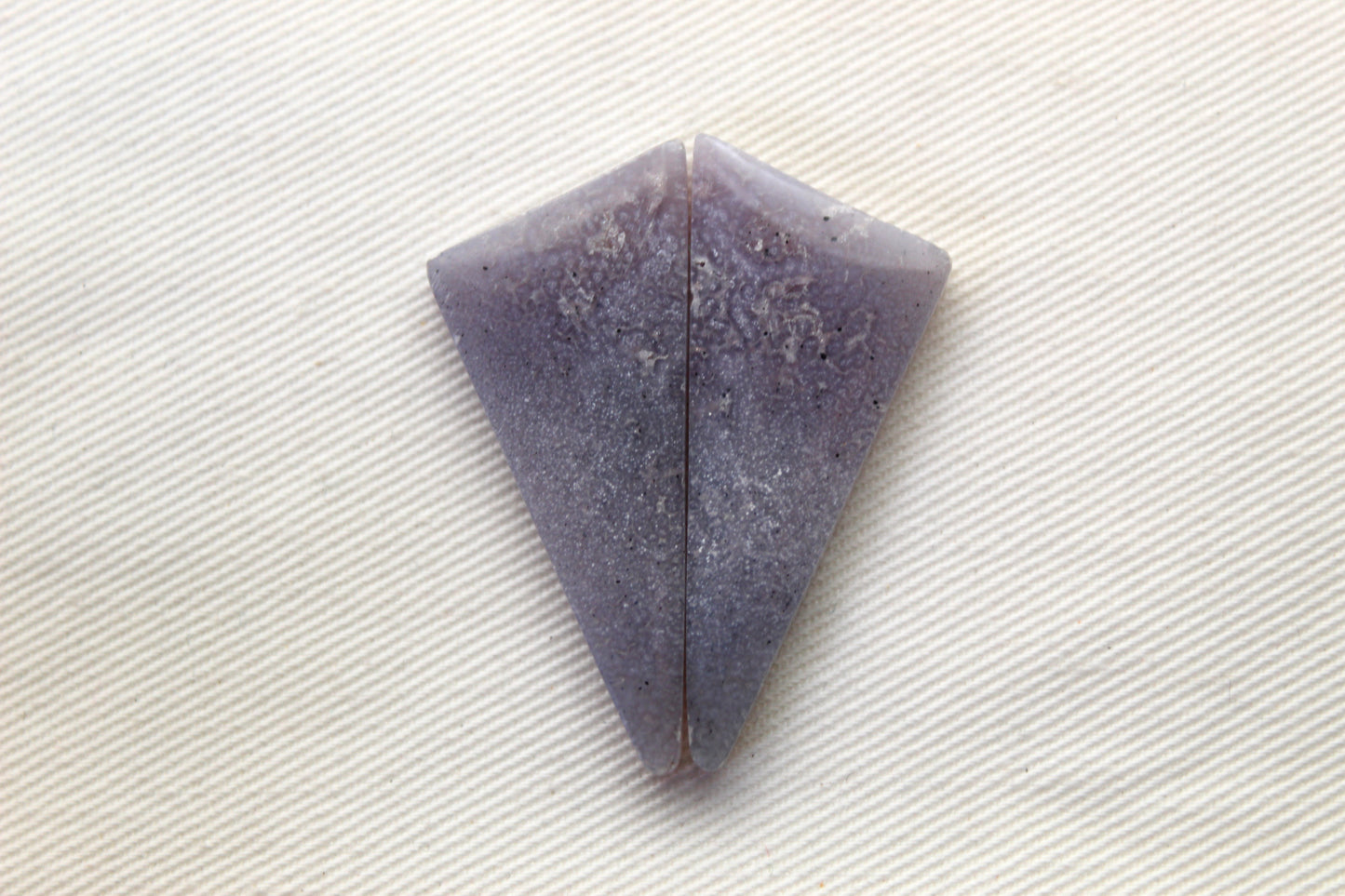 Paire Cabochons Agate Raisin Violet pierres gemmes naturelles