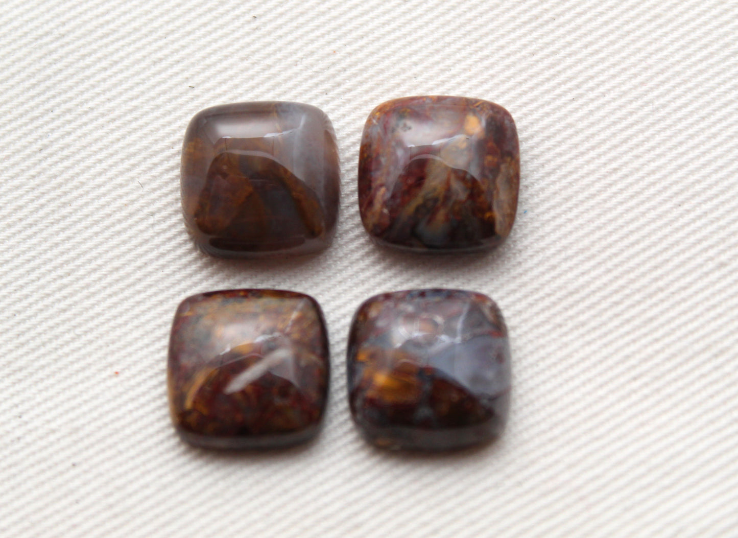 DEUX Pietersite Cabochon bouclier forme pierre précieuse naturelle