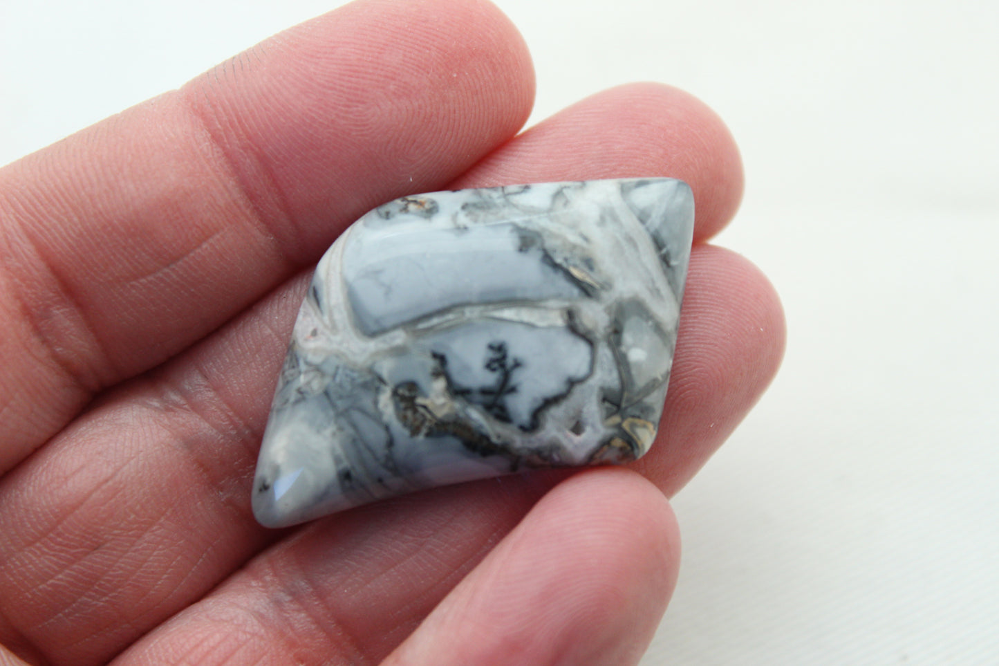Maligano Jasper Cabochon Gemstone Jaune forme libre