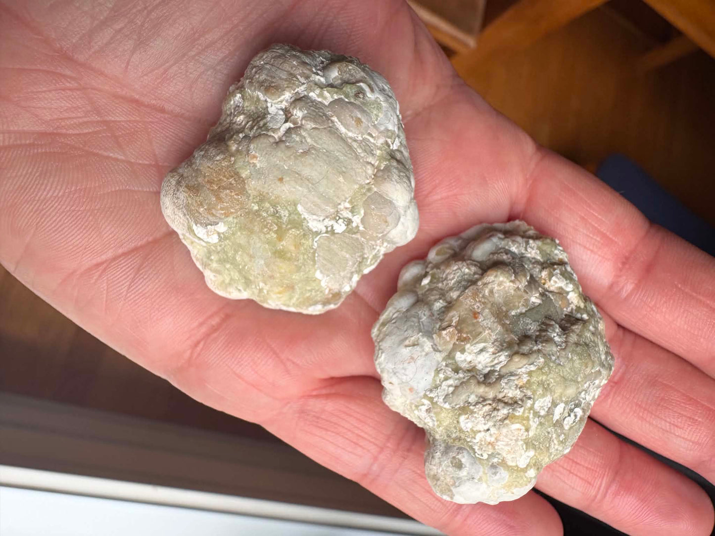 Natural Quartz Agate geode Mont Lyall Canada polished