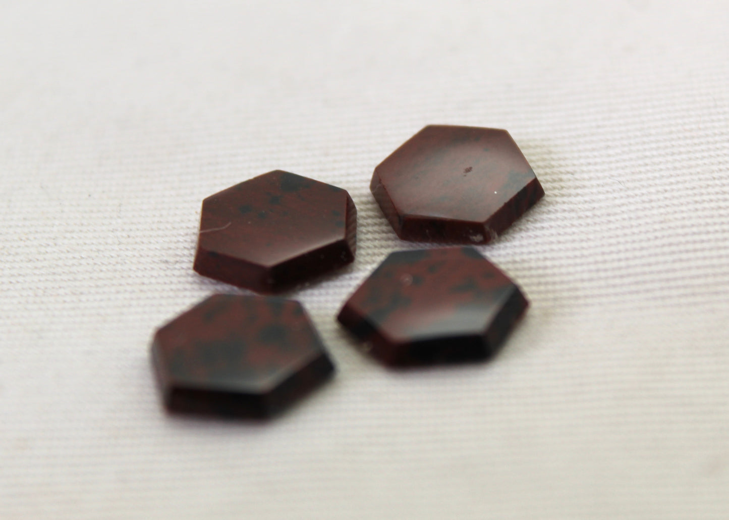 Pierre gemme de cabochon d'obsidienne d'acajou