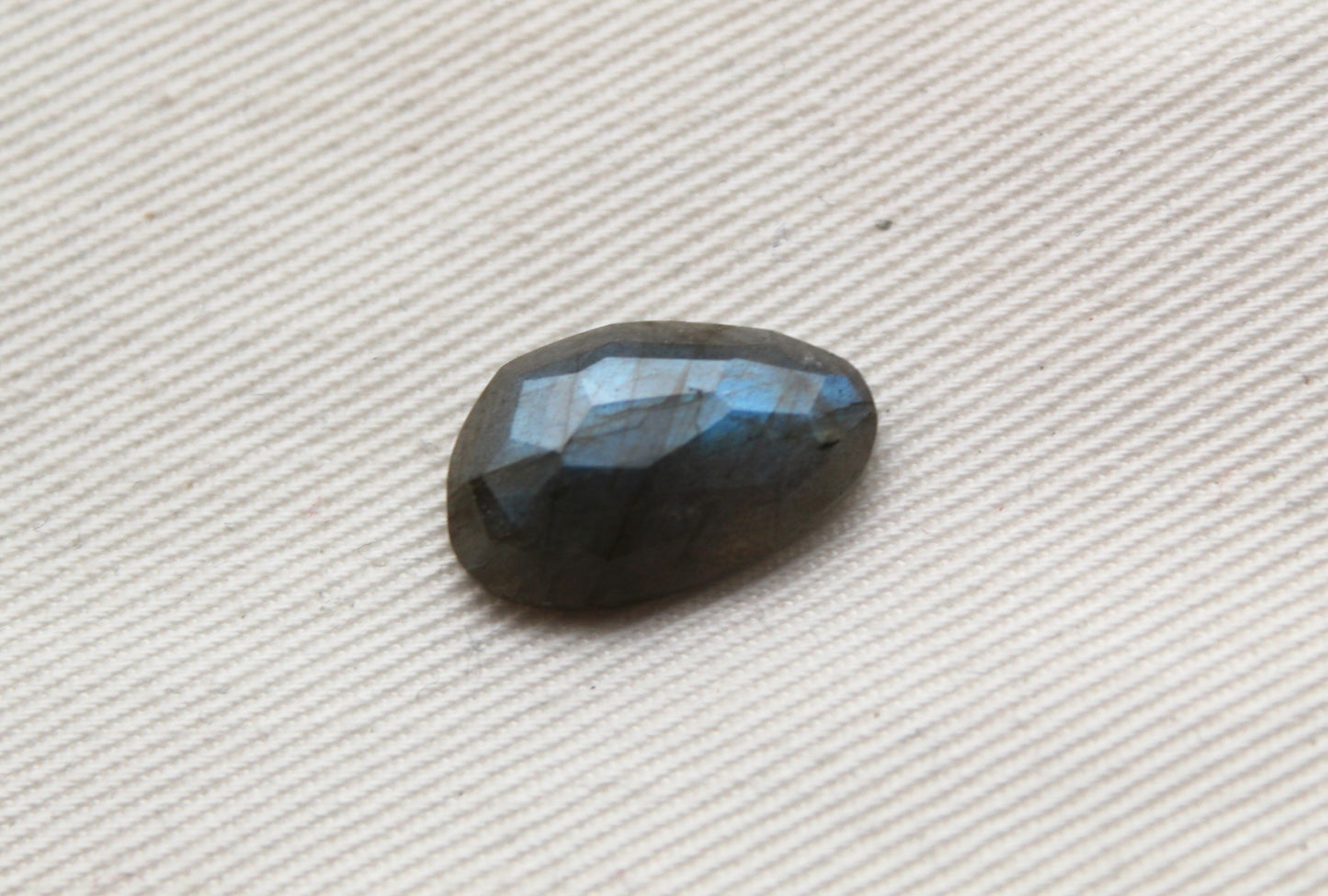 ONE Labradorite rose cut Cabochon freeform blue