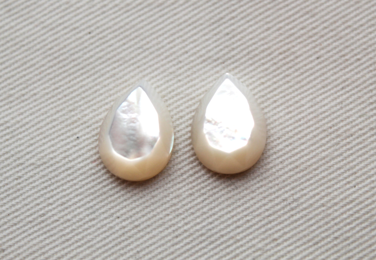 DEUX cabochons Nacre Pierres gemmes rondes 10MM