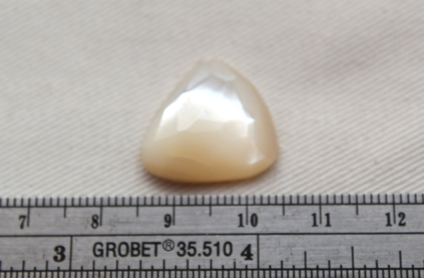 Mother of Pearl cabochons Gemstones faceted freeform