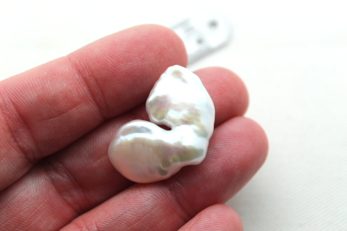 One Quality Freshwater Pearl White pearl