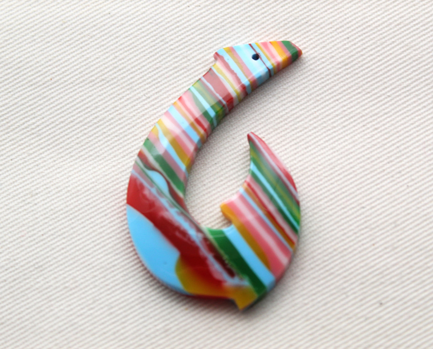 Surfite Cabochon multicolors FISH HOOK DRILLED