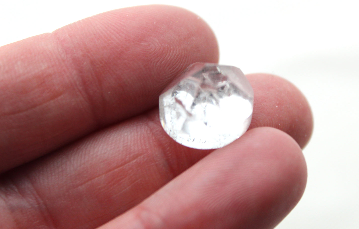 Un cabochon rond en cristal de quartz Herkimer Gemstone 12MM