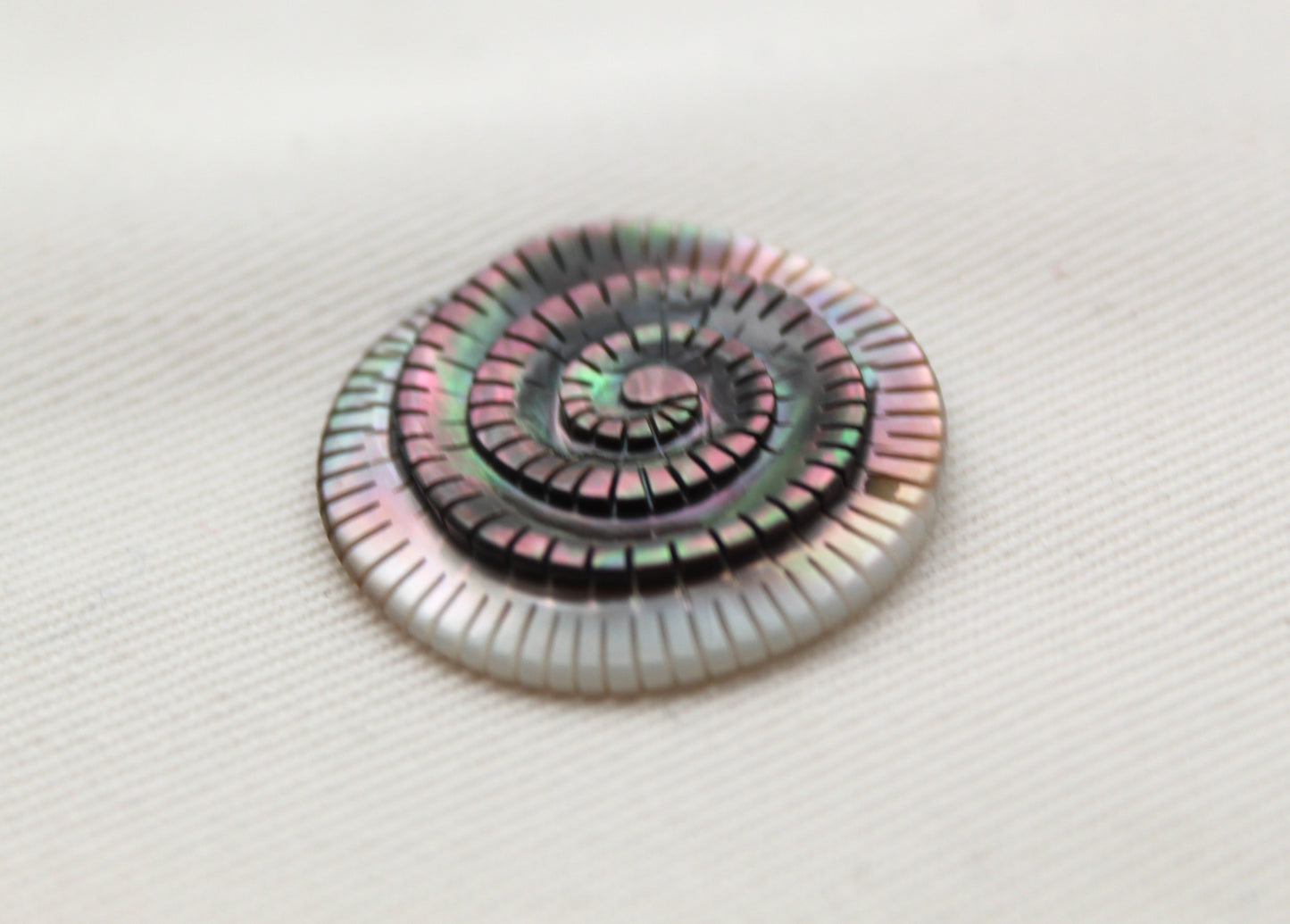 ONE Mother of Pearl drilled cabochon Gemstone round Swirl 25MM