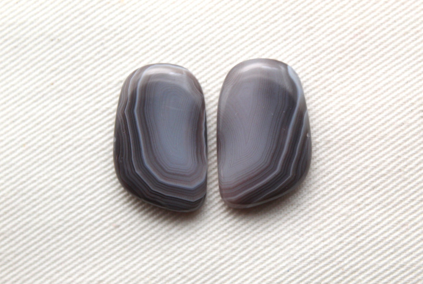 Botswana Agate Pair cabochon Gemstone beige