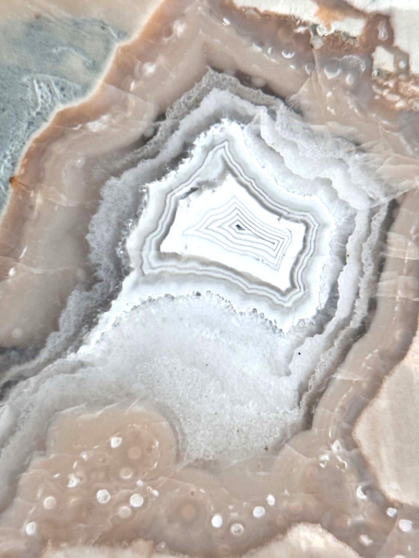 Nice Natural Agate Mont Lyall Canada Chunk