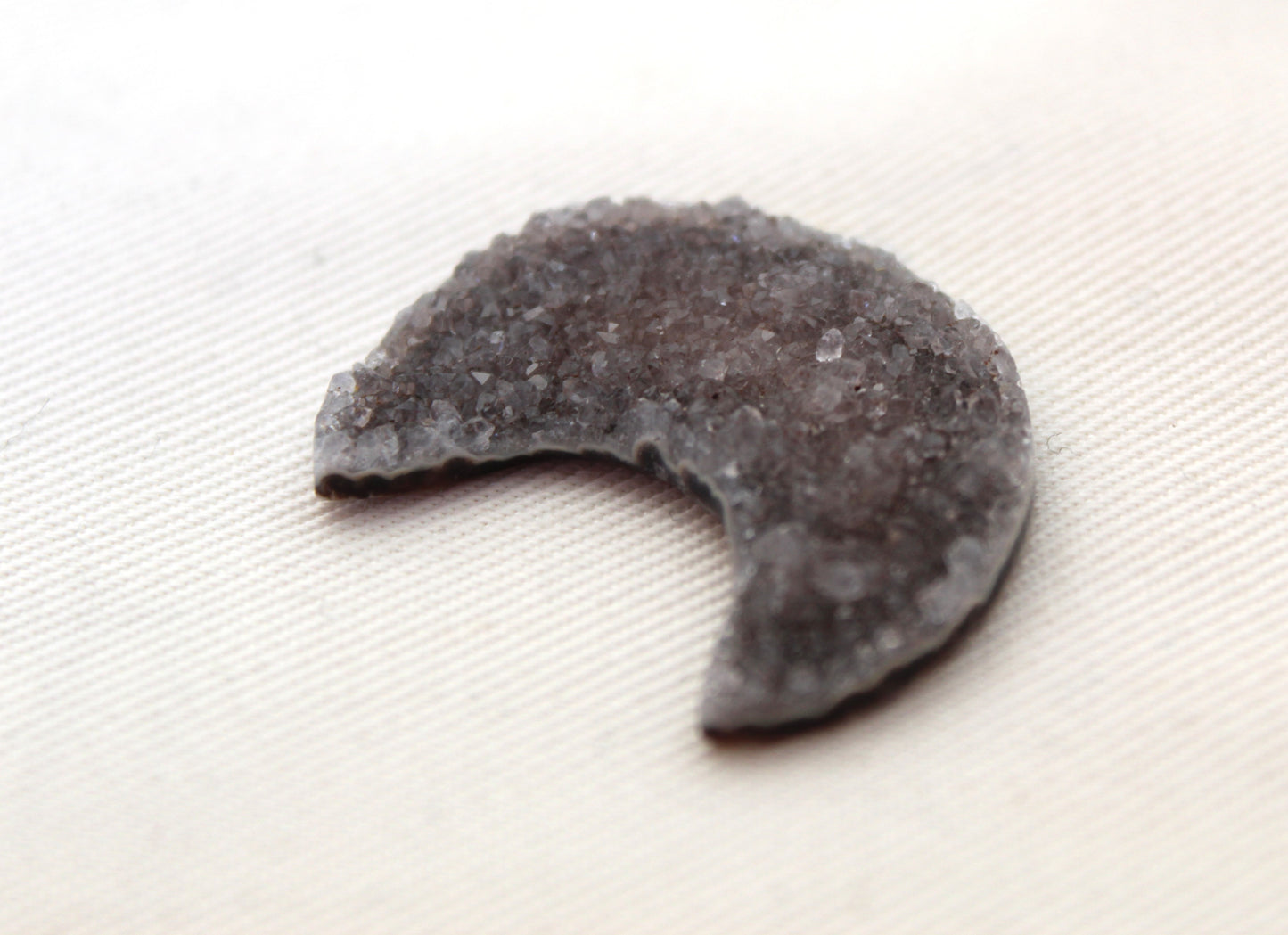Cabochon Druzy Croissant Noir