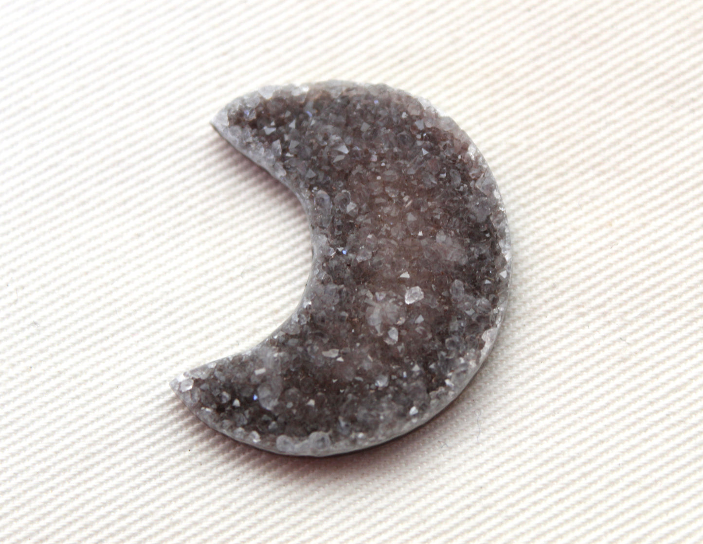 Cabochon Druzy Croissant Noir