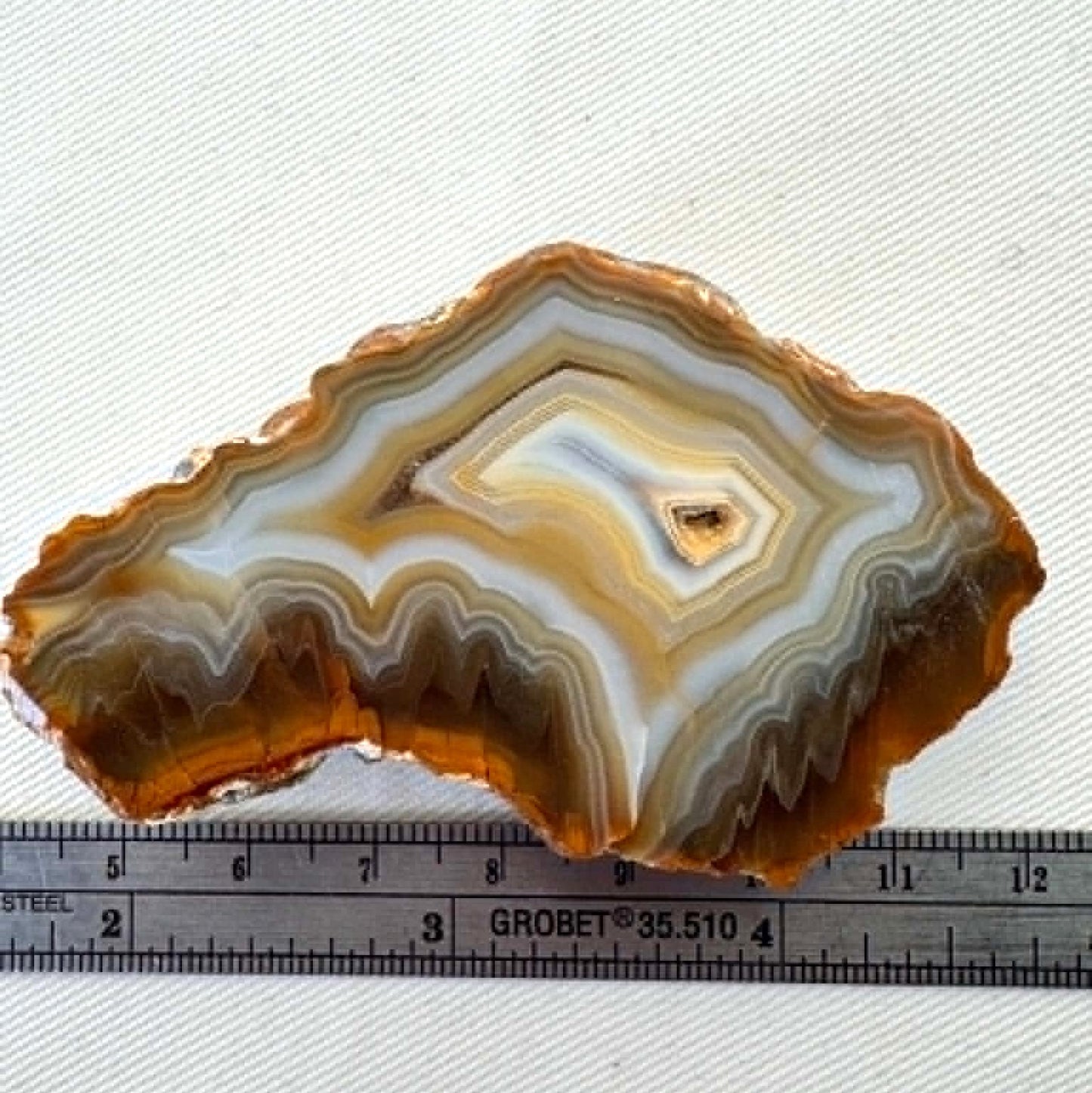 Indonesian Yellow banded Agate nodule polished (Copie)