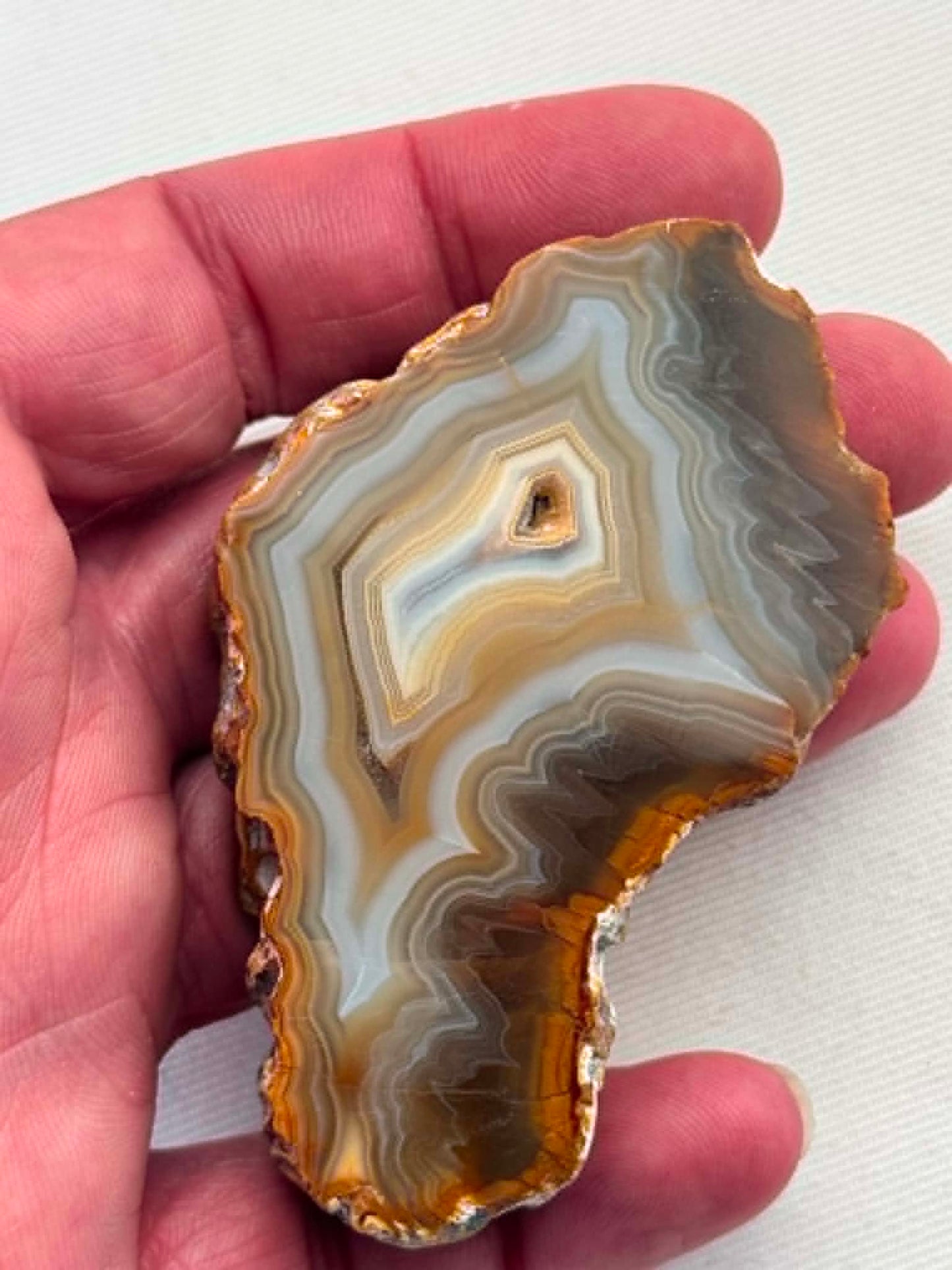 Indonesian Yellow banded Agate nodule polished (Copie)