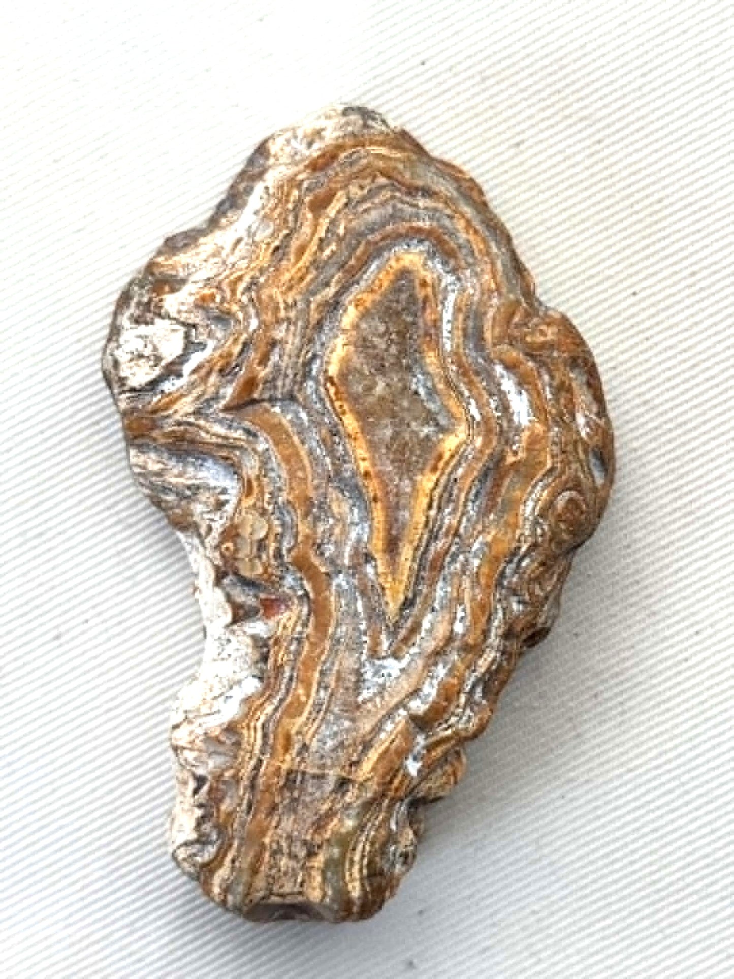 Indonesian Yellow banded Agate nodule polished (Copie)
