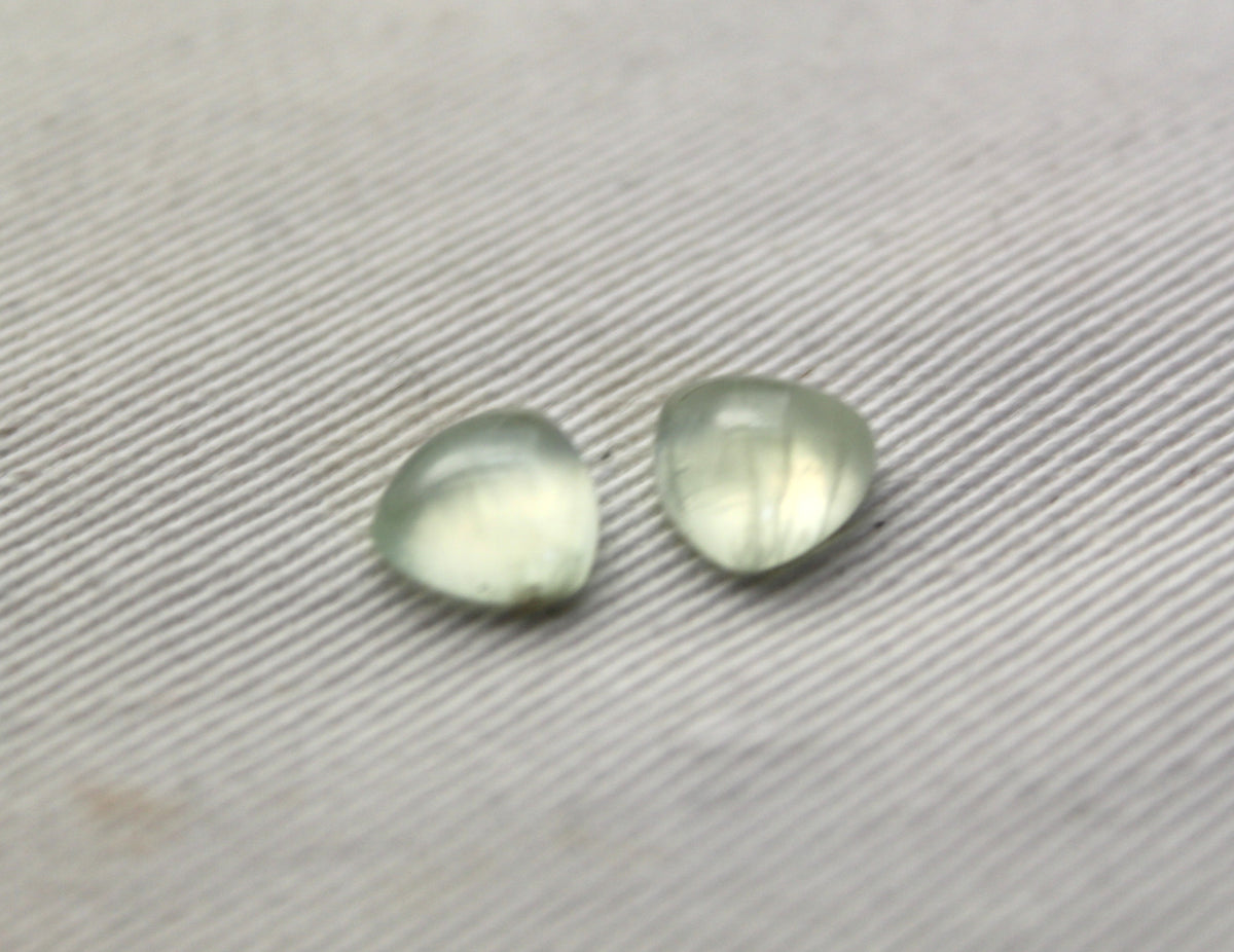 DEUX cabochons de prehnite Gemstones Ovale 8x10MM