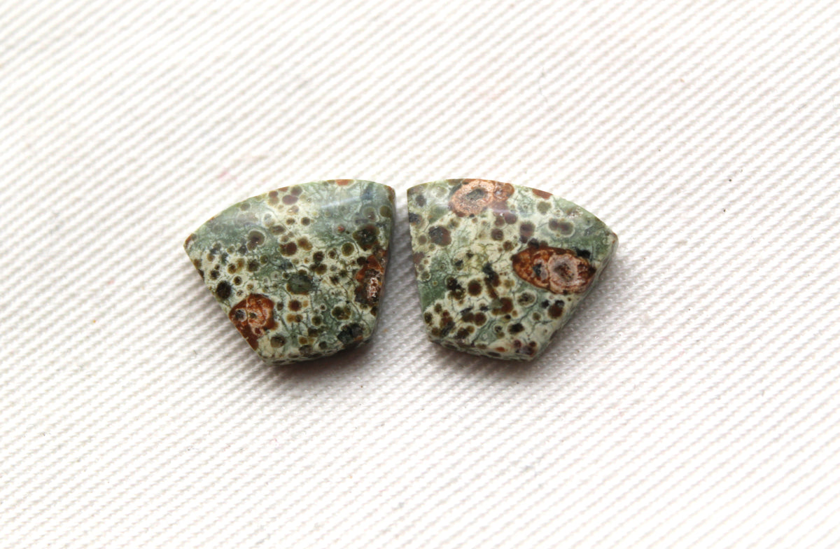 Small Green Olive Jasper Cabochon Pair Gemstone (Copie)