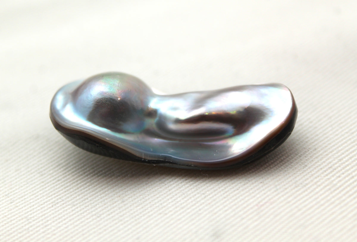 One nice Grey Mabe Pearl